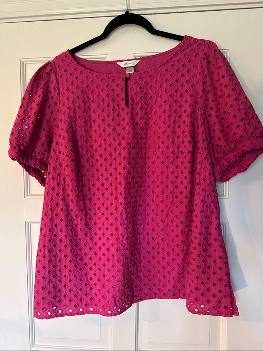 CJ Banks Eyelet Keyhole Puff Sleeved Blouse in Hot Pink